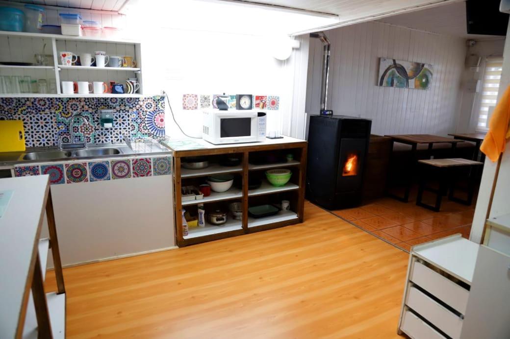 Si Po Hostel Пуерто Монт Екстериор снимка
